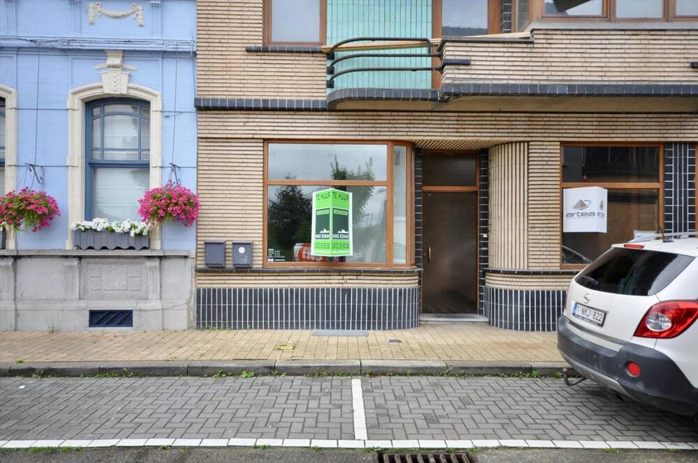 Handelszaak te  huur in Kluisbergen 9690 300.00€  slaapkamers m² - Zoekertje 164606