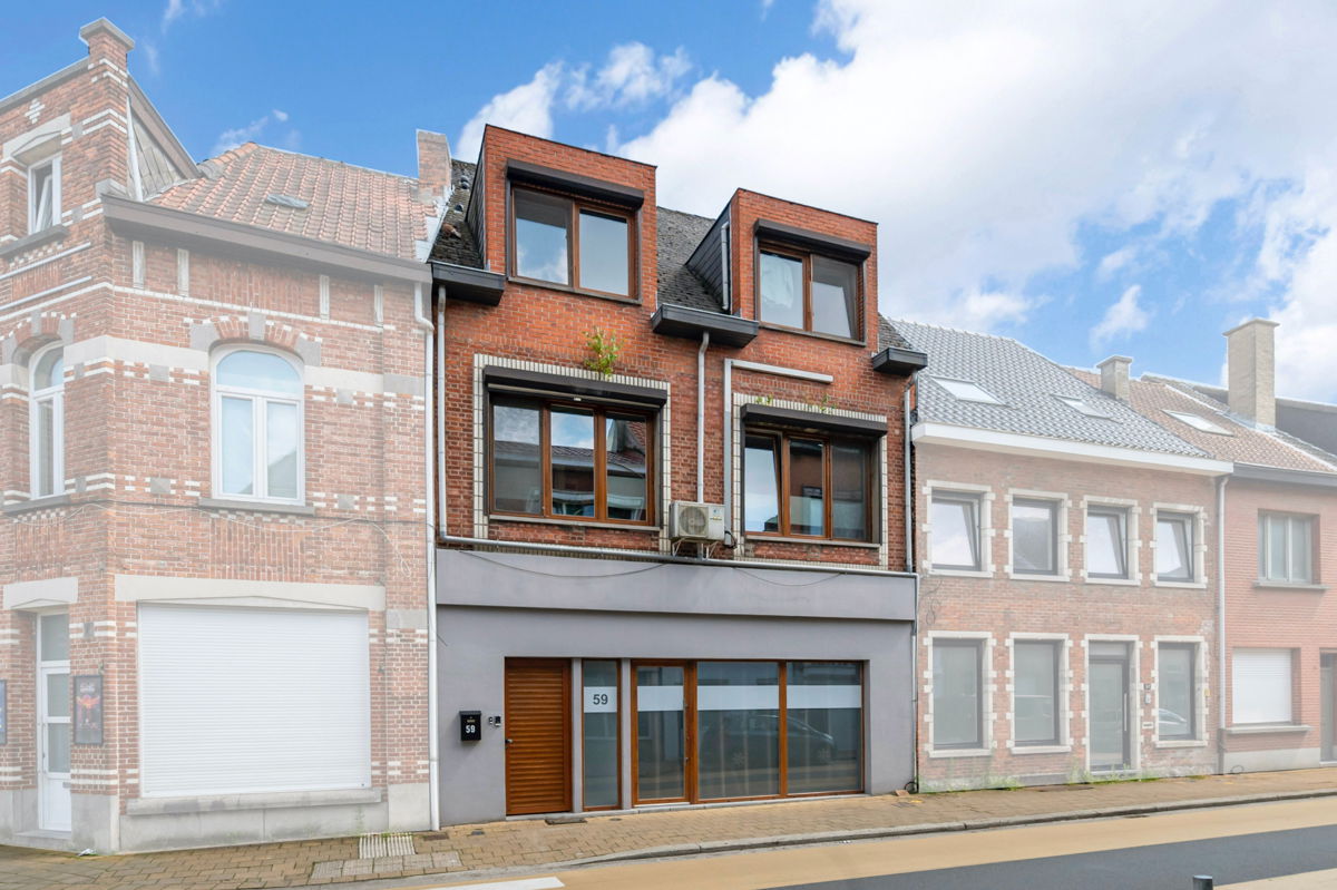 Huis te  koop in Sint-Niklaas 9100 469000.00€ 4 slaapkamers 289.00m² - Zoekertje 168791