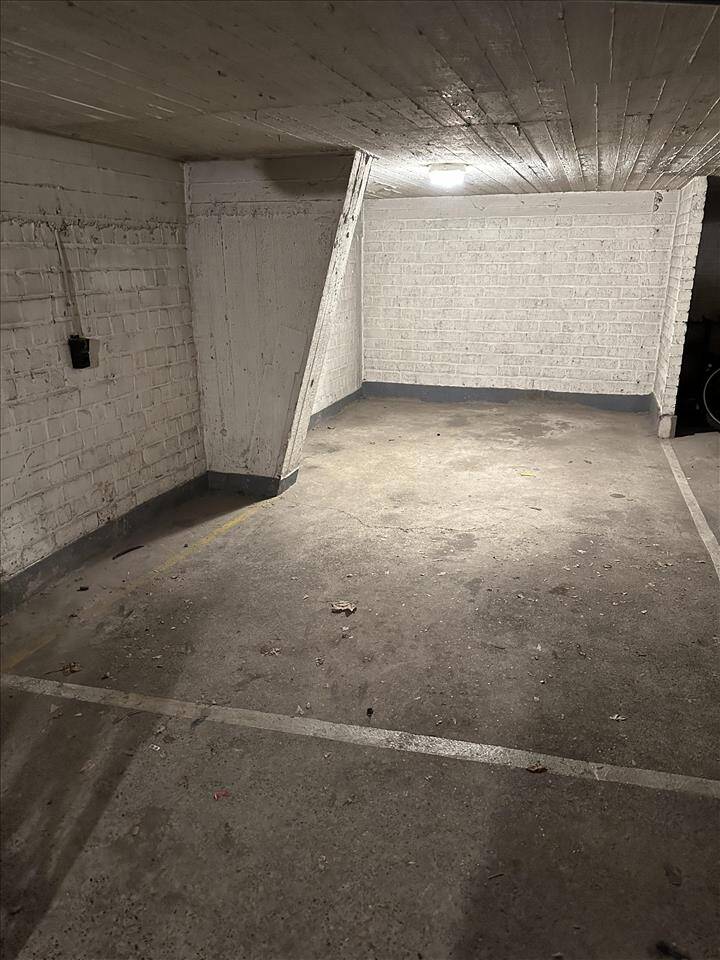 Parking & garage te  koop in Gent 9000 15000.00€  slaapkamers m² - Zoekertje 176468