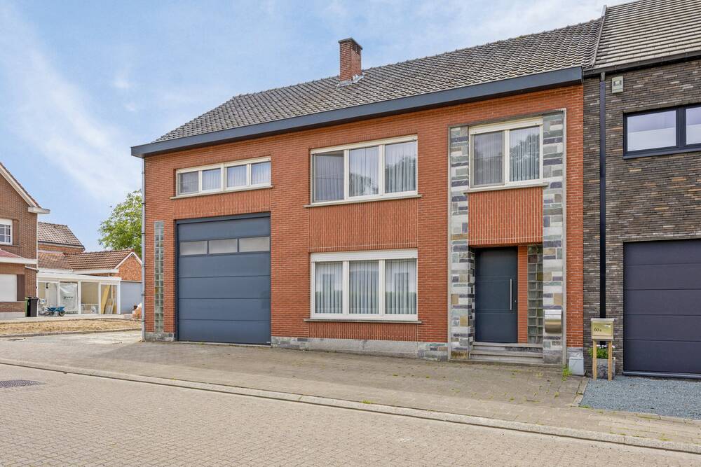 Huis te  koop in Baardegem 9310 419000.00€ 5 slaapkamers 238.00m² - Zoekertje 179523