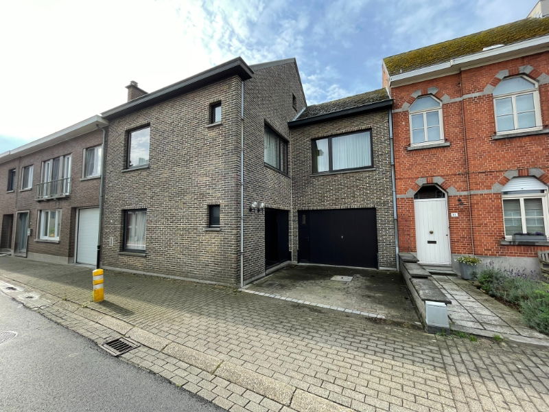 Huis te  koop in Haaltert 9450 0.00€ 3 slaapkamers 240.00m² - Zoekertje 183623