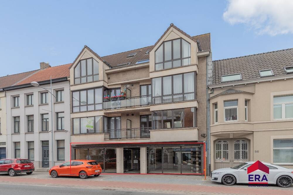 Handelszaak te  koop in Eeklo 9900 695000.00€ 3 slaapkamers 725.00m² - Zoekertje 184440