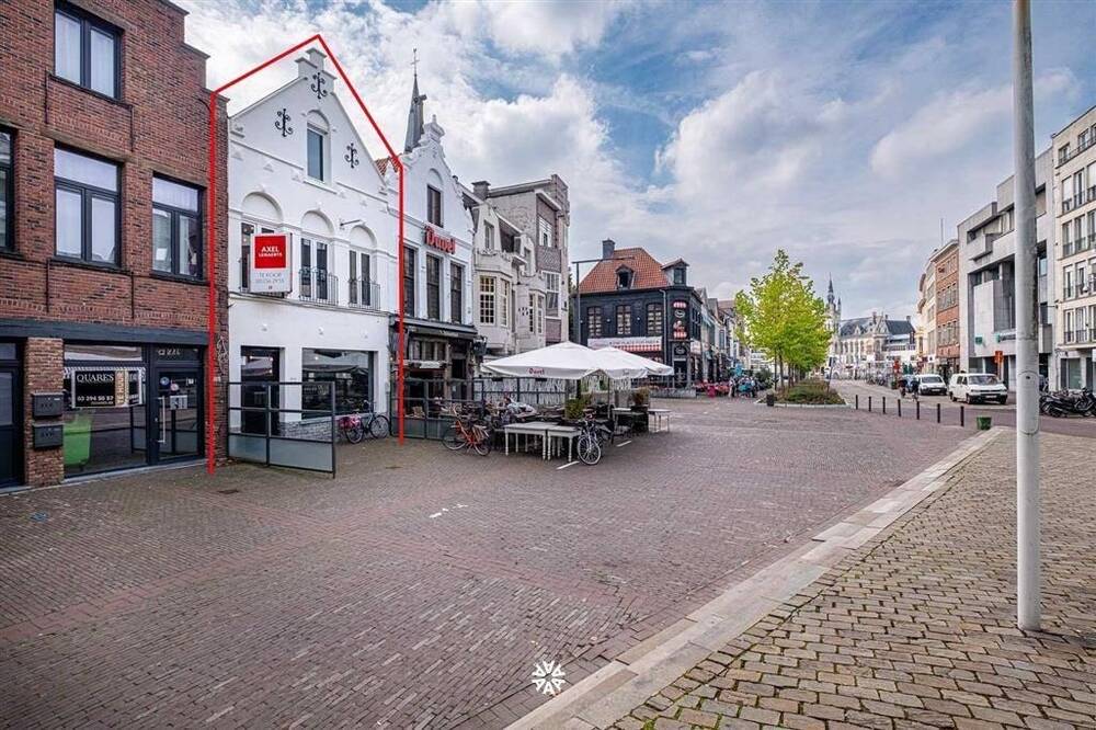 Handelszaak te  koop in Sint-Niklaas 9100 449000.00€  slaapkamers 220.00m² - Zoekertje 185812