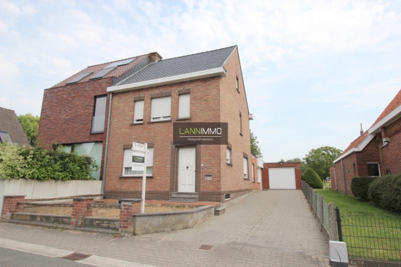 Huis te  koop in Kruishoutem 9770 259000.00€  slaapkamers 180.00m² - Zoekertje 187158