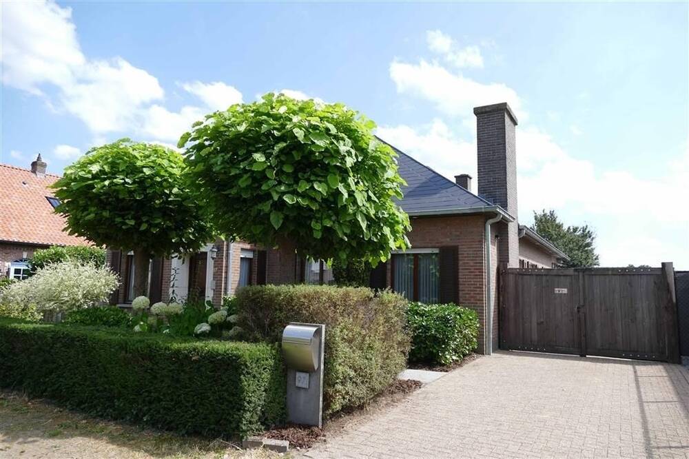 Huis te  koop in Stekene 9190 435000.00€ 3 slaapkamers 302.00m² - Zoekertje 188632