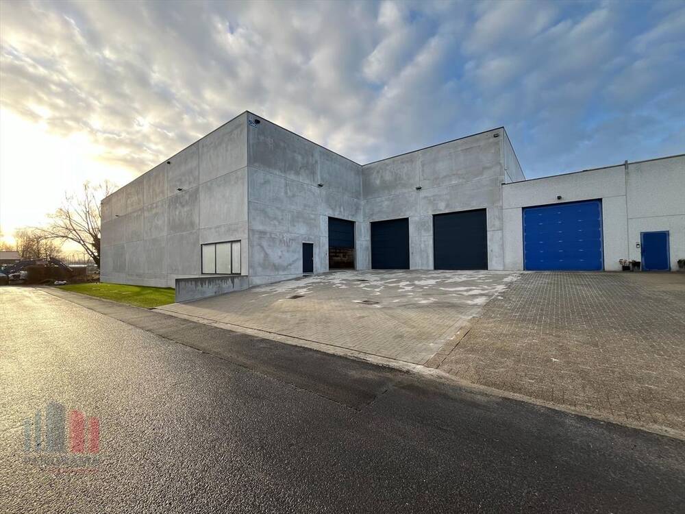 Handelszaak te  huur in Oudenaarde 9700 3000.00€  slaapkamers 948.00m² - Zoekertje 192351