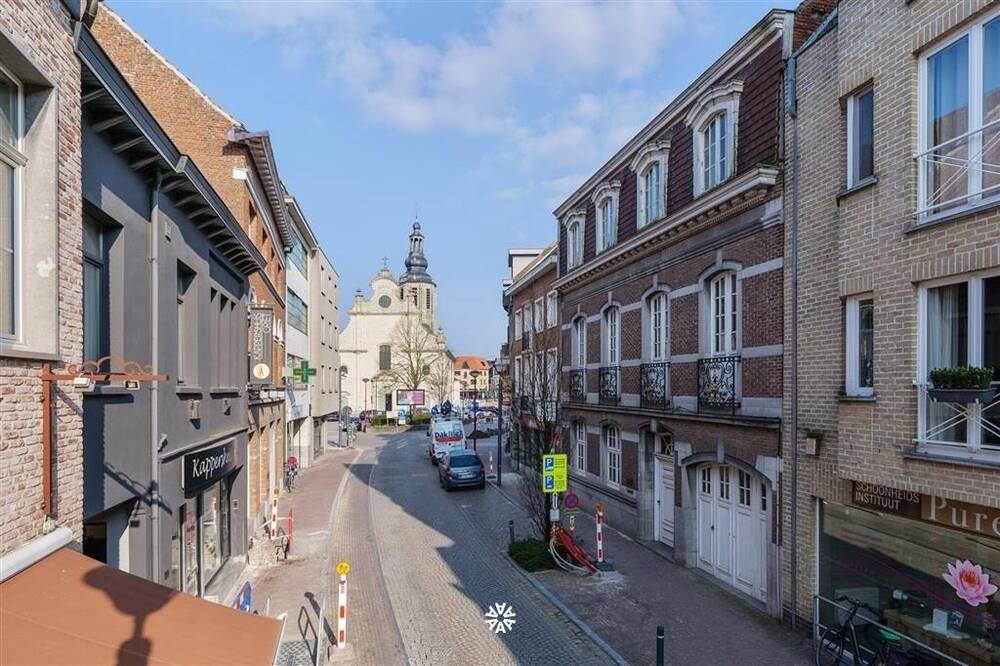 Huis te  koop in Zele 9240 475000.00€ 6 slaapkamers 504.00m² - Zoekertje 194999