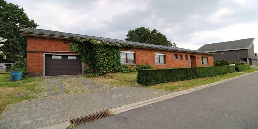 Huis te  koop in Stekene 9190 490000.00€ 4 slaapkamers m² - Zoekertje 199813