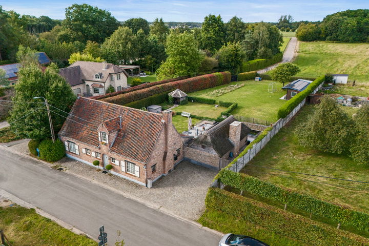 Boerderij te  koop in Waasmunster 9250 825000.00€ 4 slaapkamers 230.00m² - Zoekertje 203546