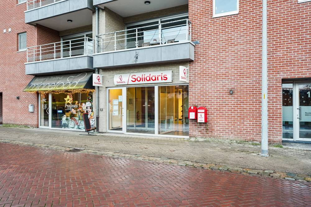 Handelszaak te  koop in Buggenhout 9255 195000.00€  slaapkamers 127.00m² - Zoekertje 204730