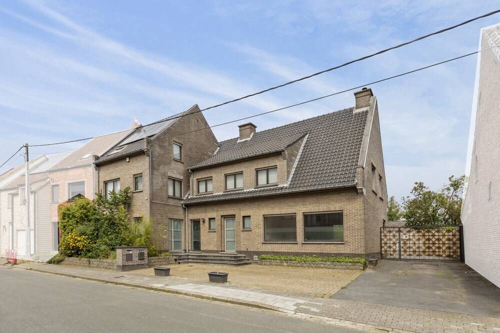 Huis te  koop in Aalter 9880 615000.00€ 6 slaapkamers 409.00m² - Zoekertje 205180