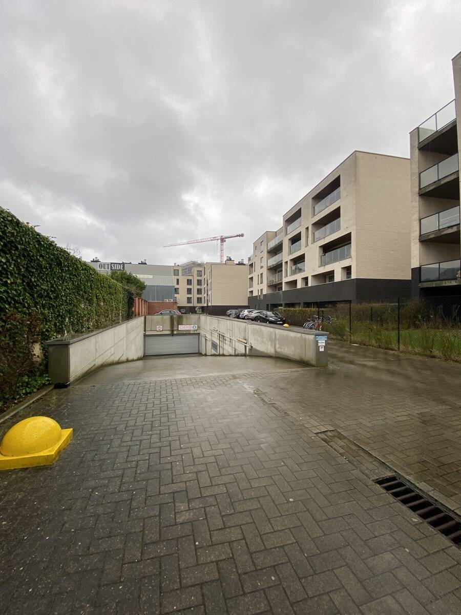 Parking & garage te  koop in Gent 9000 20000.00€  slaapkamers m² - Zoekertje 211704