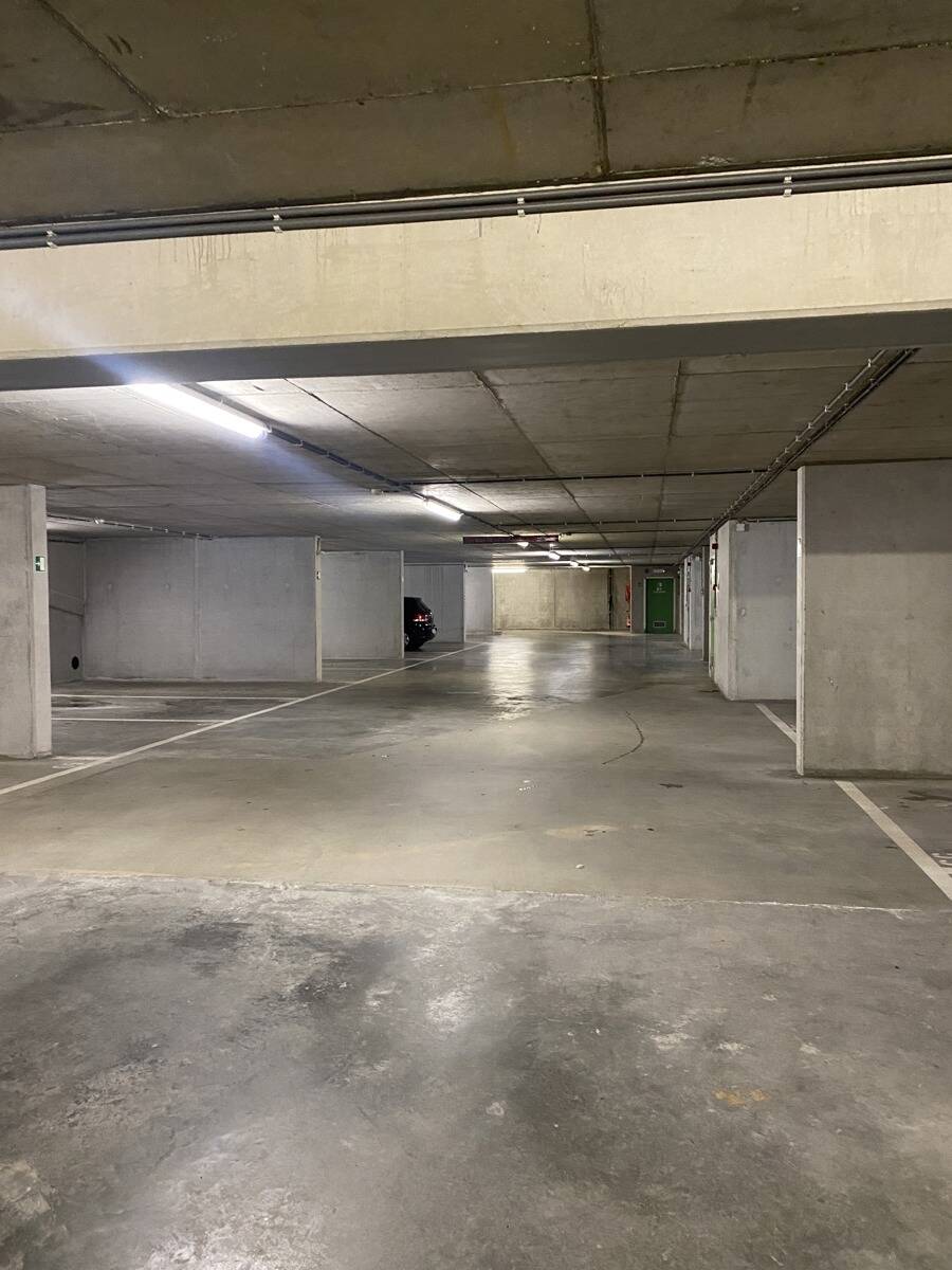 Parking & garage te  koop in Gentbrugge 9050 30000.00€  slaapkamers m² - Zoekertje 211053