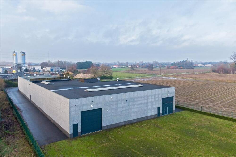 Handelszaak te  huur in Kruishoutem 9770 12500.00€  slaapkamers 1981.00m² - Zoekertje 213898