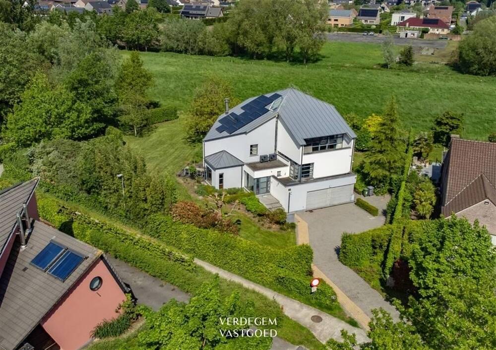 Huis te  koop in Lochristi 9080 0.00€ 4 slaapkamers 423.00m² - Zoekertje 215437