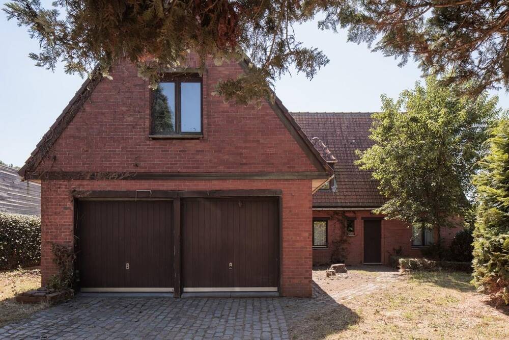 Huis te  koop in Lochristi 9080 430000.00€ 5 slaapkamers 340.00m² - Zoekertje 219610