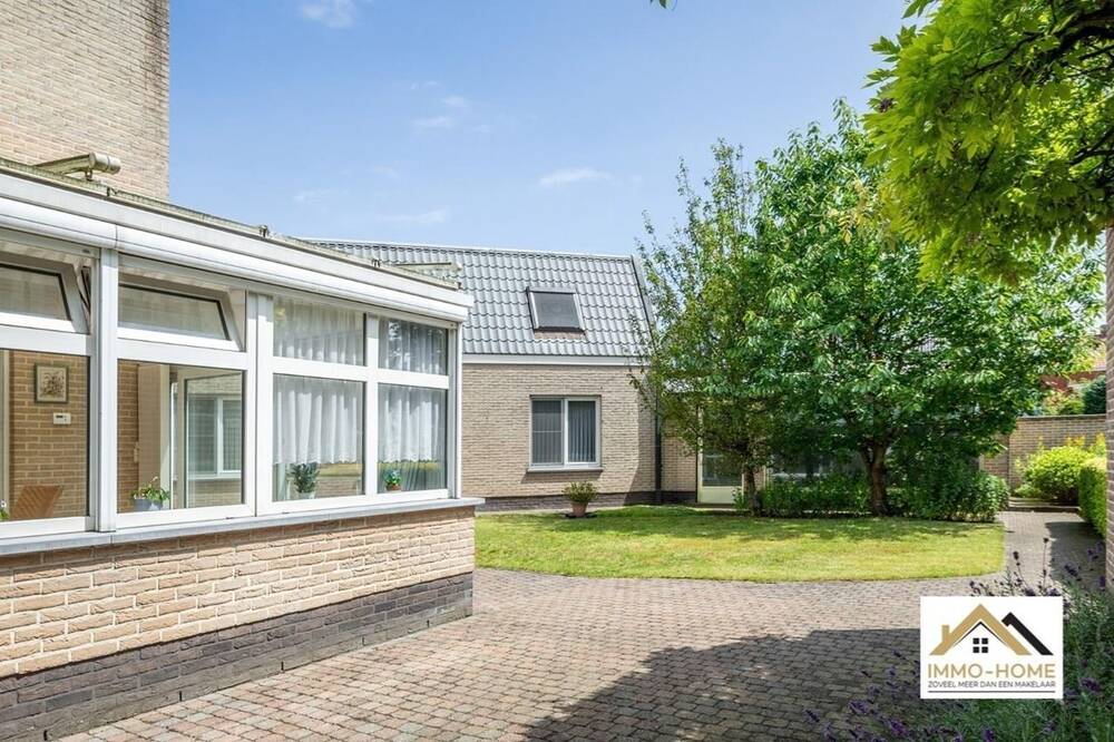 Appartementsgebouw te  koop in Moerbeke-Waas 9180 495000.00€ 6 slaapkamers 318.00m² - Zoekertje 225636