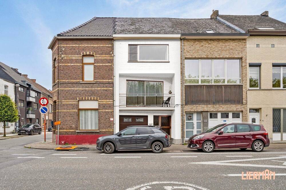 Huis te  koop in Gijzegem 9308 315000.00€ 4 slaapkamers 262.00m² - Zoekertje 229298