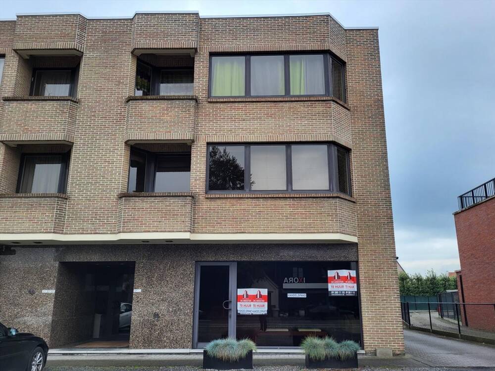 Handelszaak te  huur in Olsene 9870 750.00€  slaapkamers m² - Zoekertje 232539