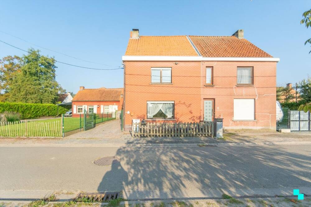 Huis te  koop in Bottelare 9820 239000.00€ 2 slaapkamers 132.00m² - Zoekertje 236677