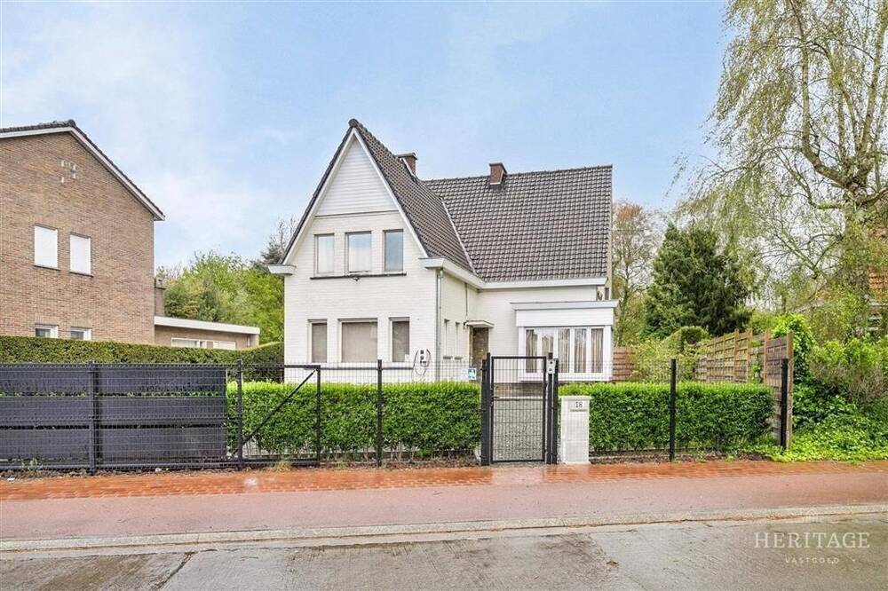 Huis te  koop in Nevele 9850 625000.00€ 3 slaapkamers 262.00m² - Zoekertje 235743