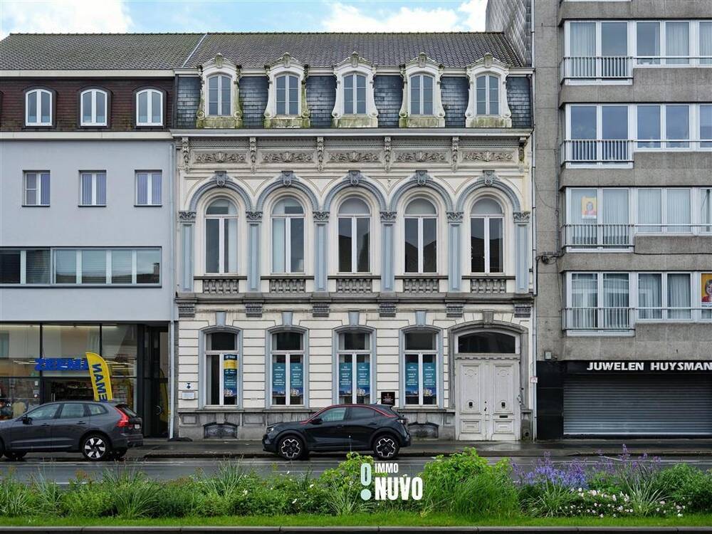 Herenhuis te  koop in Eeklo 9900 575000.00€  slaapkamers 453.00m² - Zoekertje 239122