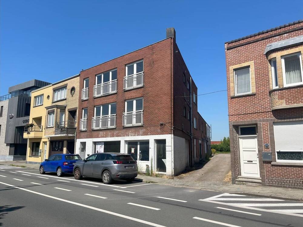 Appartement te  koop in Eeklo 9900 295000.00€ 10 slaapkamers 465.00m² - Zoekertje 240047