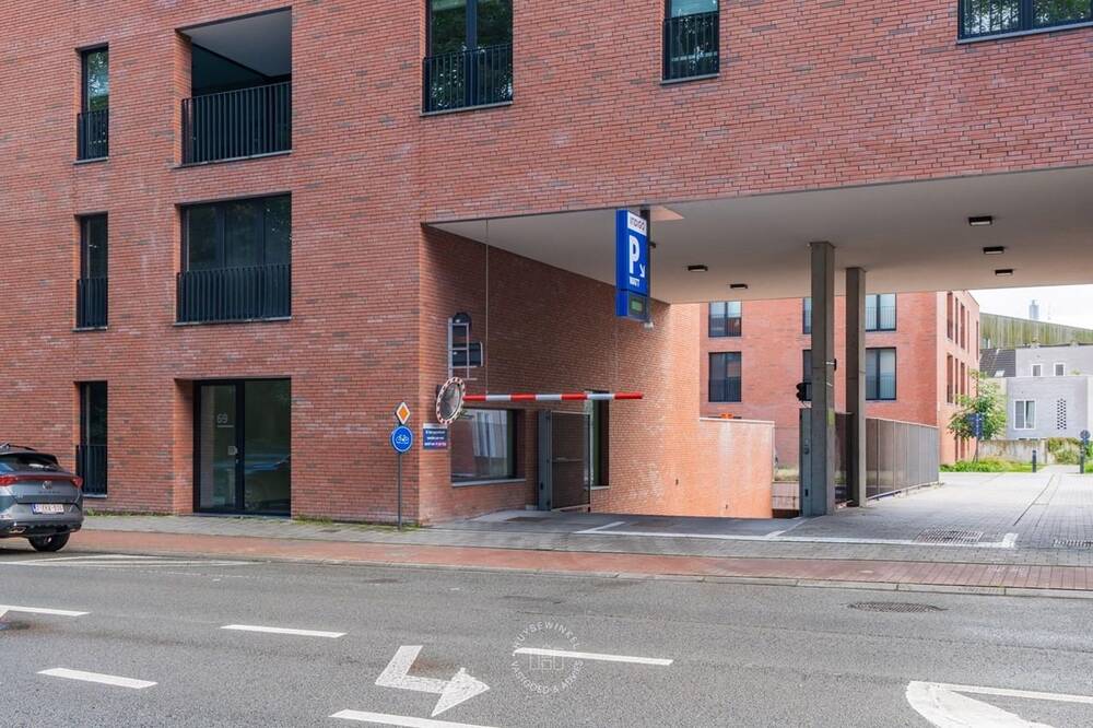 Parking & garage te  koop in Gent 9000 29800.00€  slaapkamers m² - Zoekertje 240285