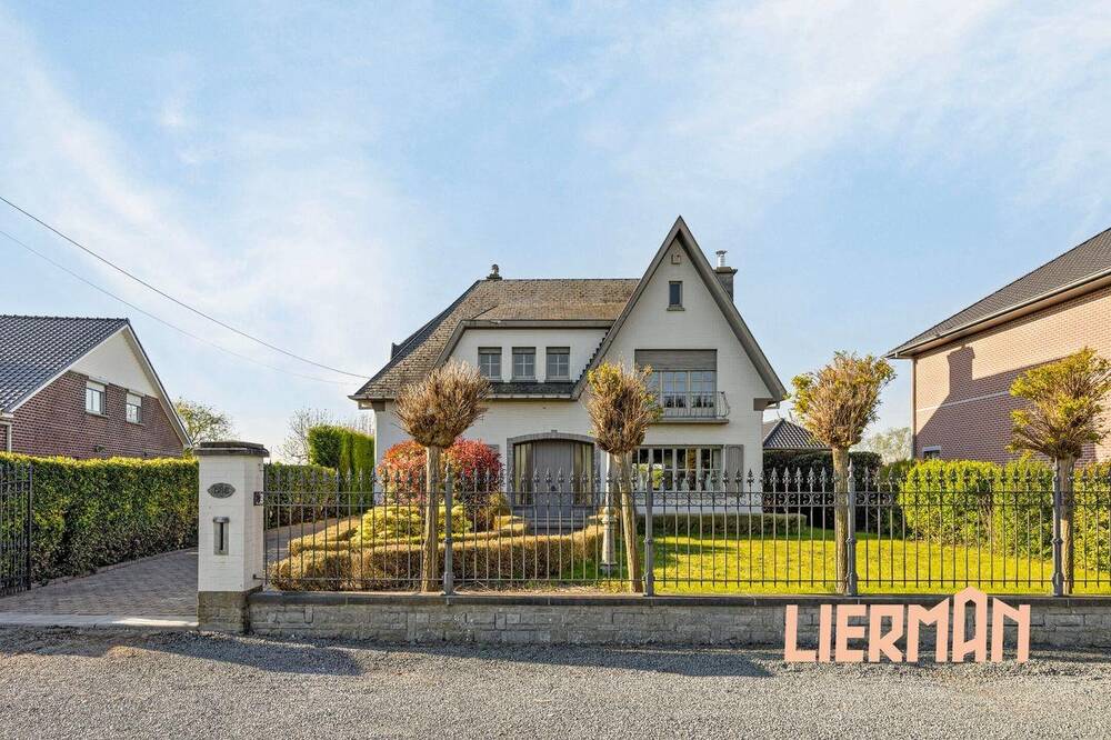 Villa te  koop in Voorde 9400 575000.00€ 4 slaapkamers 330.00m² - Zoekertje 242083