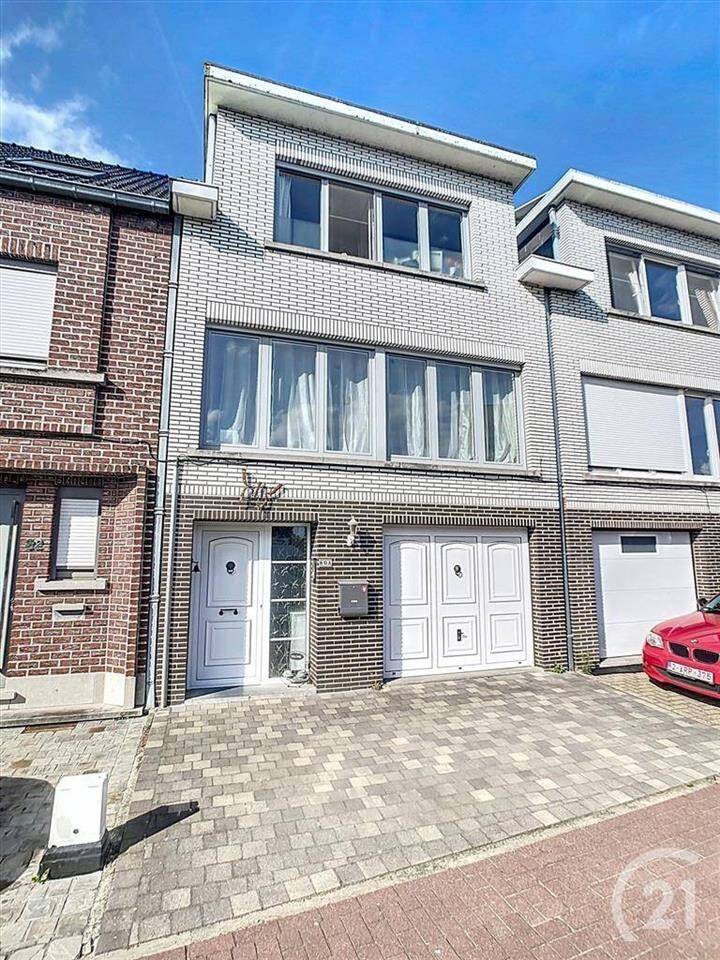 Huis te  koop in Zandbergen 9506 274000.00€ 3 slaapkamers 146.00m² - Zoekertje 245710