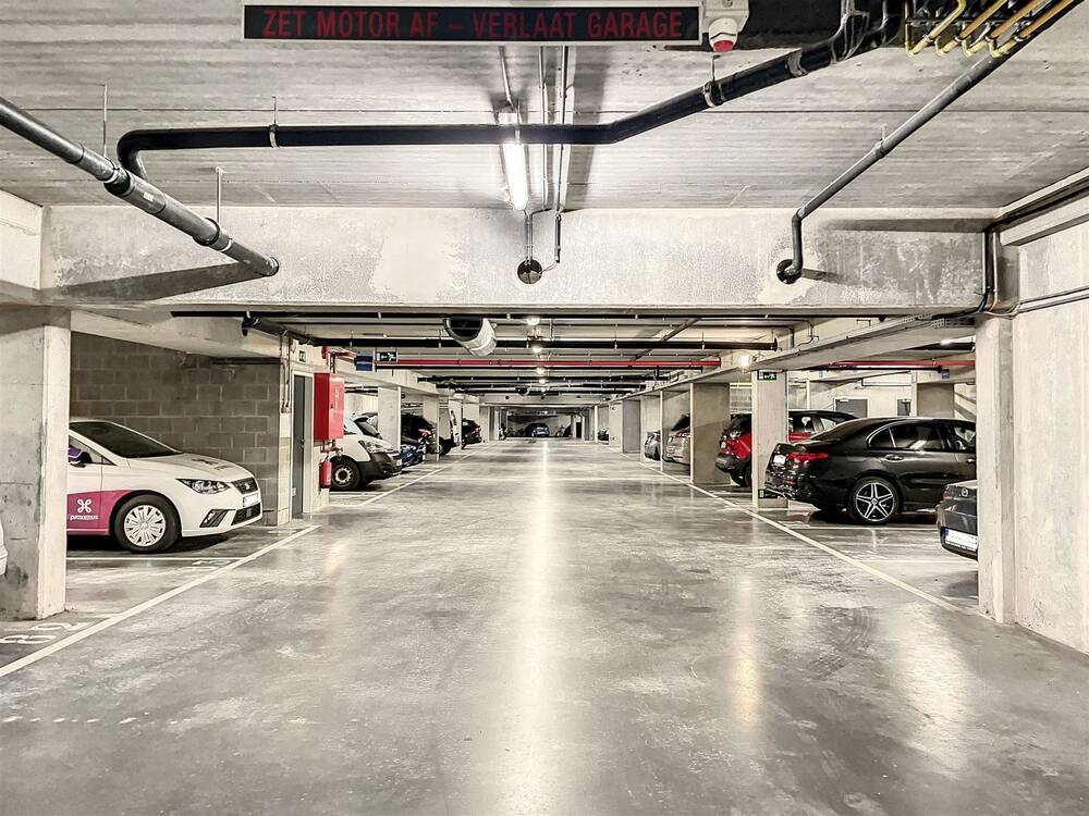 Parking & garage te  koop in Gent 9000 1950000.00€  slaapkamers m² - Zoekertje 251132