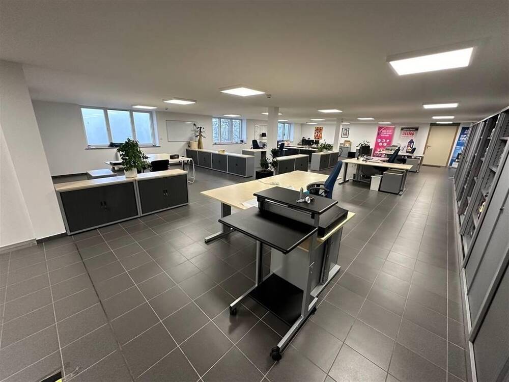 Handelszaak te  huur in Aalst 9300 500.00€  slaapkamers m² - Zoekertje 253841