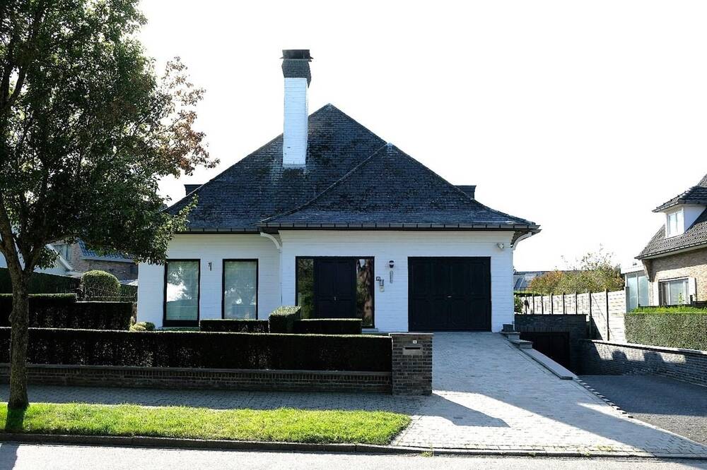 Huis te  koop in Zottegem 9620 495000.00€ 5 slaapkamers 350.00m² - Zoekertje 256496