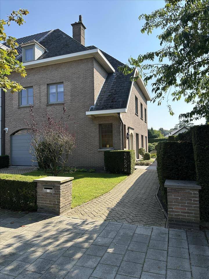 Huis te  koop in Gentbrugge 9050 595000.00€ 3 slaapkamers 257.00m² - Zoekertje 256472