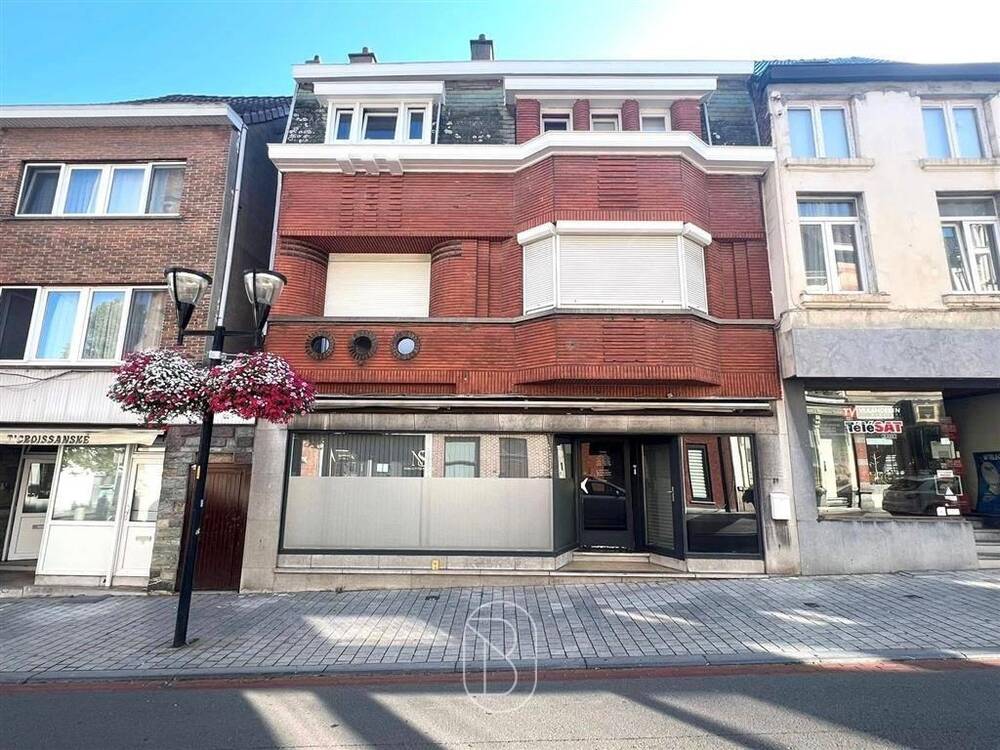 Handelszaak te  koop in Ronse 9600 329000.00€ 4 slaapkamers 252.00m² - Zoekertje 273496