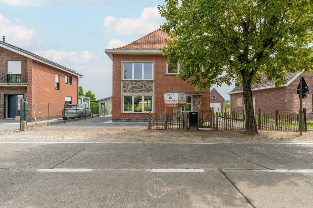 Huis te  huur in Deinze 9800 1600.00€ 4 slaapkamers m² - Zoekertje 273198