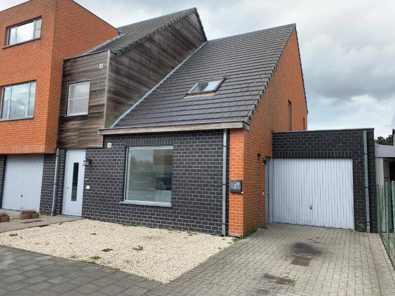 Huis te  huur in Eeklo 9900 930.00€ 3 slaapkamers 180.00m² - Zoekertje 282809