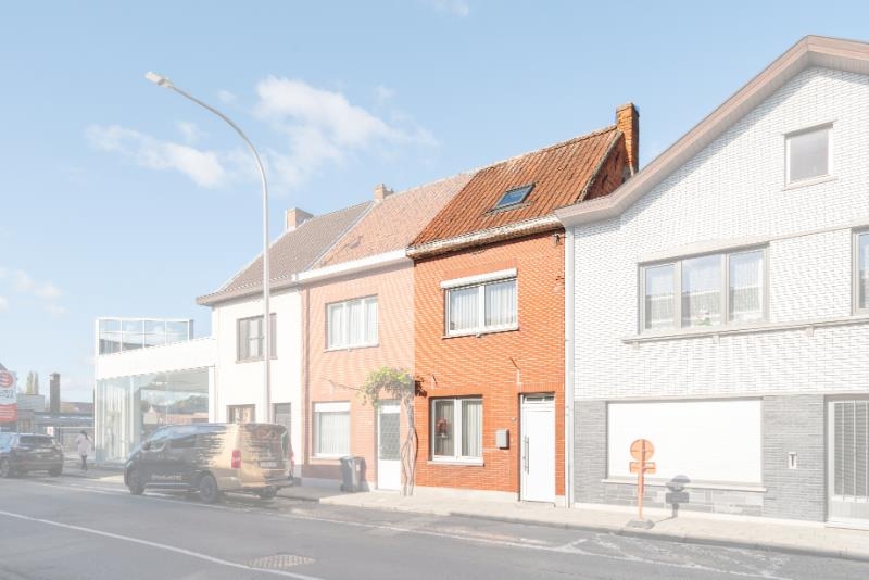 Huis te  koop in Zele 9240 295000.00€ 3 slaapkamers m² - Zoekertje 283621