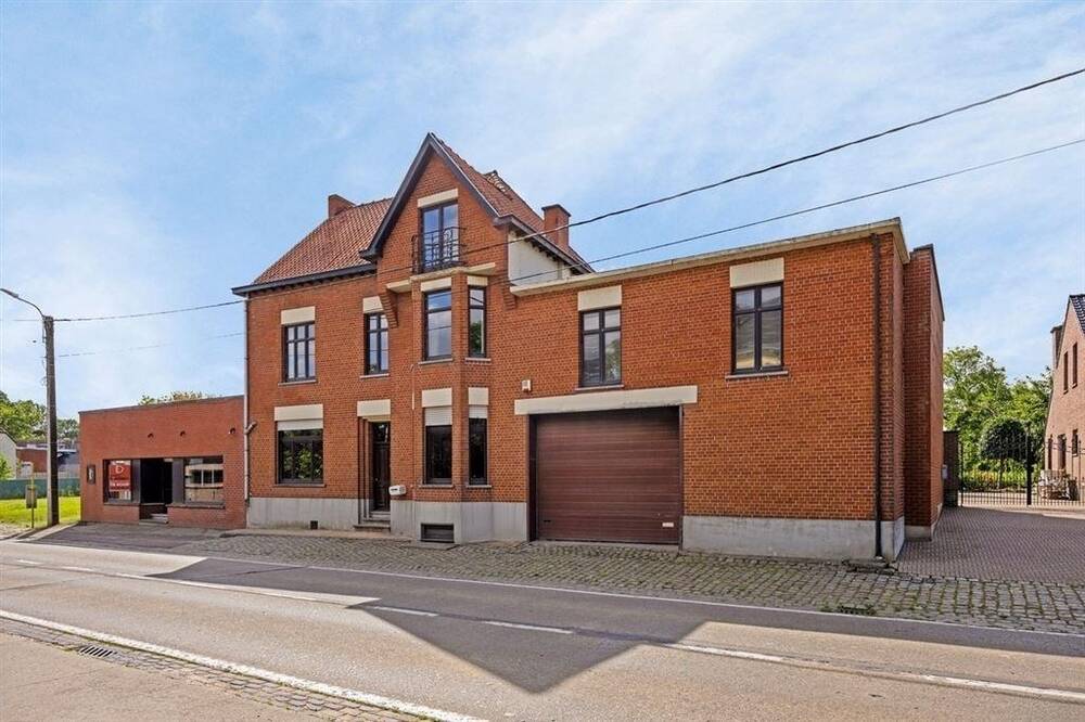 Huis te  koop in Nederzwalm-Hermelgem 9636 315000.00€ 5 slaapkamers 360.00m² - Zoekertje 284295