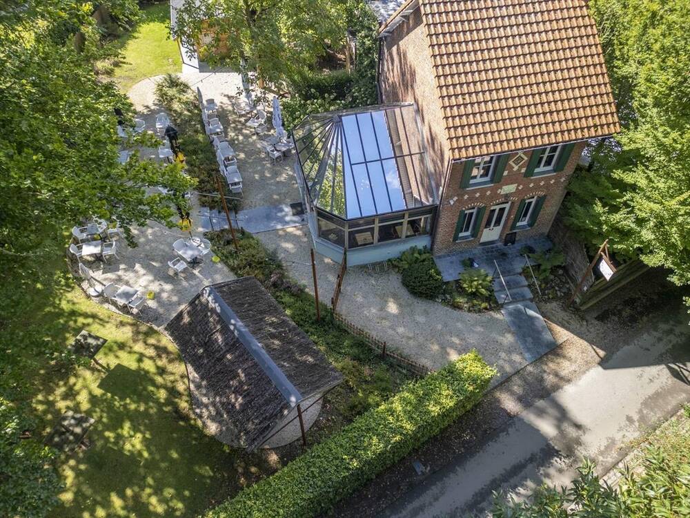 Handelszaak te  koop in Kluisbergen 9690 680000.00€  slaapkamers 0.00m² - Zoekertje 284399