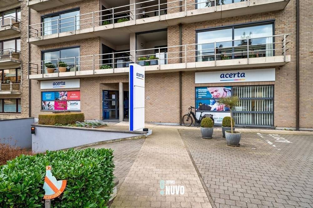 Handelszaak te  huur in Aalst 9300 3000.00€  slaapkamers m² - Zoekertje 284240