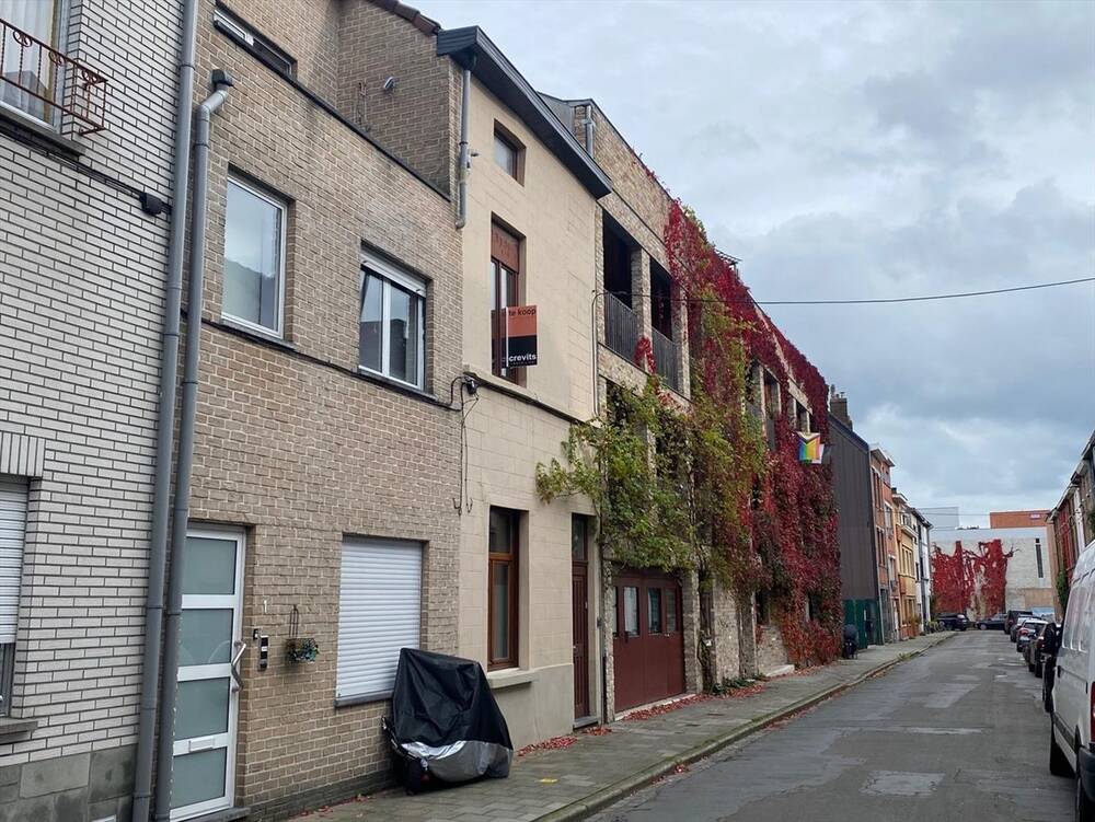 Huis te  koop in Sint-Amandsberg 9040 289000.00€ 2 slaapkamers 97.00m² - Zoekertje 285758