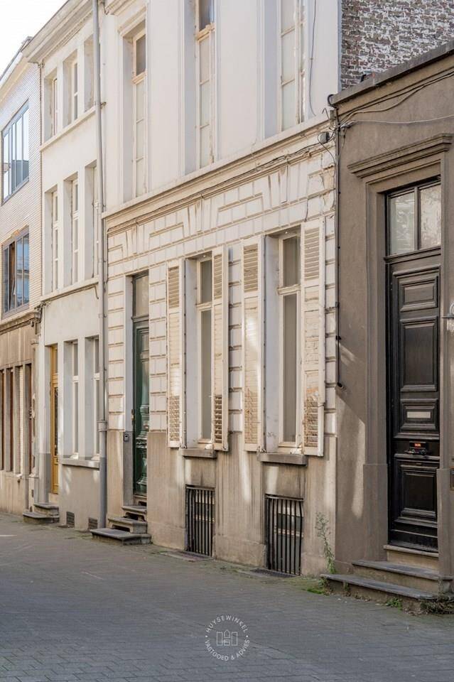 Herenhuis te  koop in Gent 9000 820000.00€ 6 slaapkamers 382.00m² - Zoekertje 286225