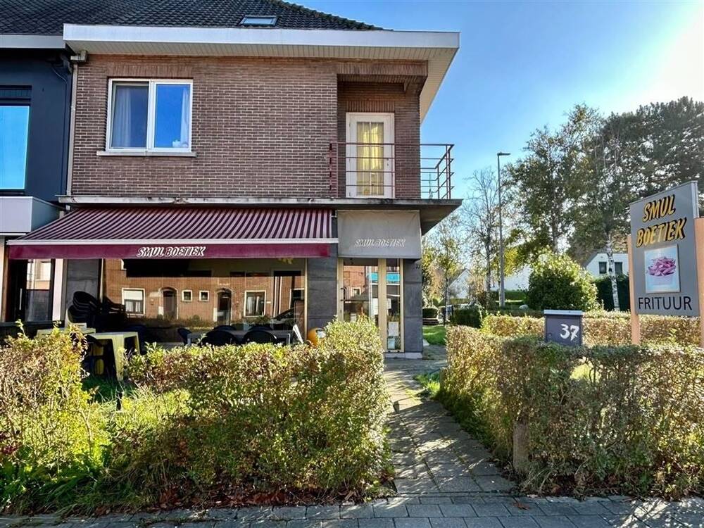 Handelszaak te  huur in Sint-Niklaas 9100 1600.00€ 2 slaapkamers 221.00m² - Zoekertje 286313