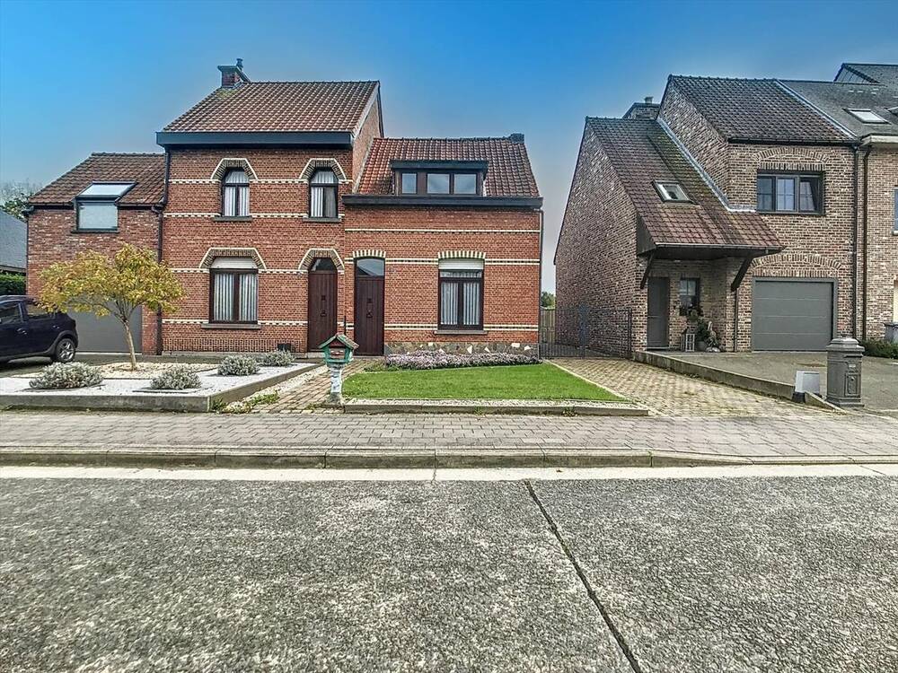 Huis te  koop in Nieuwkerken-Waas 9100 255000.00€ 4 slaapkamers 162.00m² - Zoekertje 288874