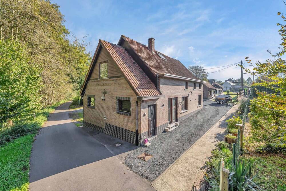 Huis te  koop in Aspelare 9404 325000.00€ 4 slaapkamers 135.00m² - Zoekertje 289741