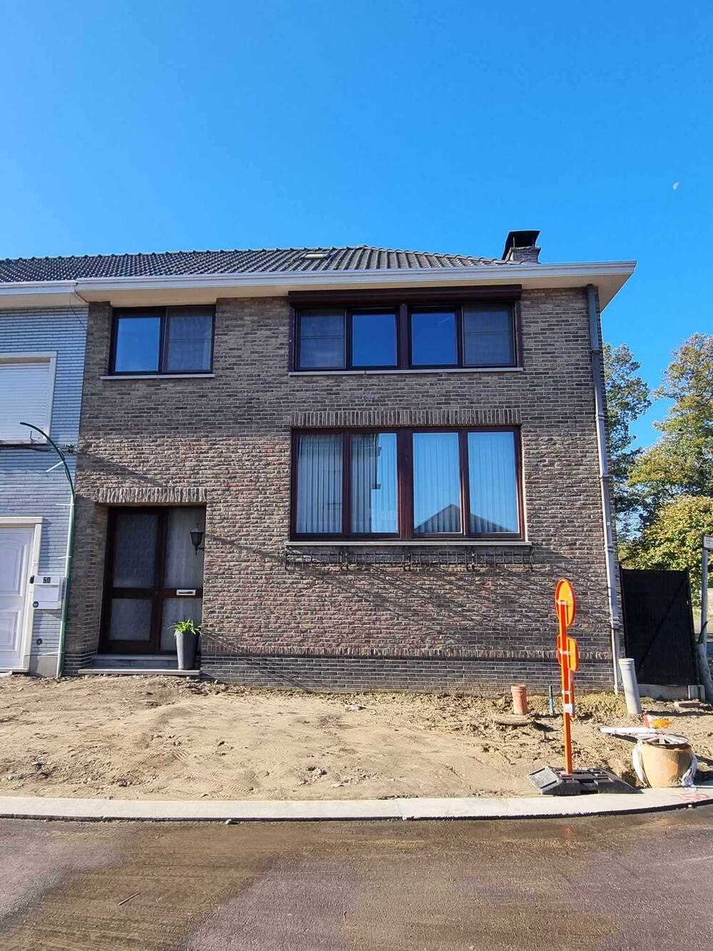 Huis te  koop in Meerbeke 9402 380000.00€ 3 slaapkamers 270.00m² - Zoekertje 289969