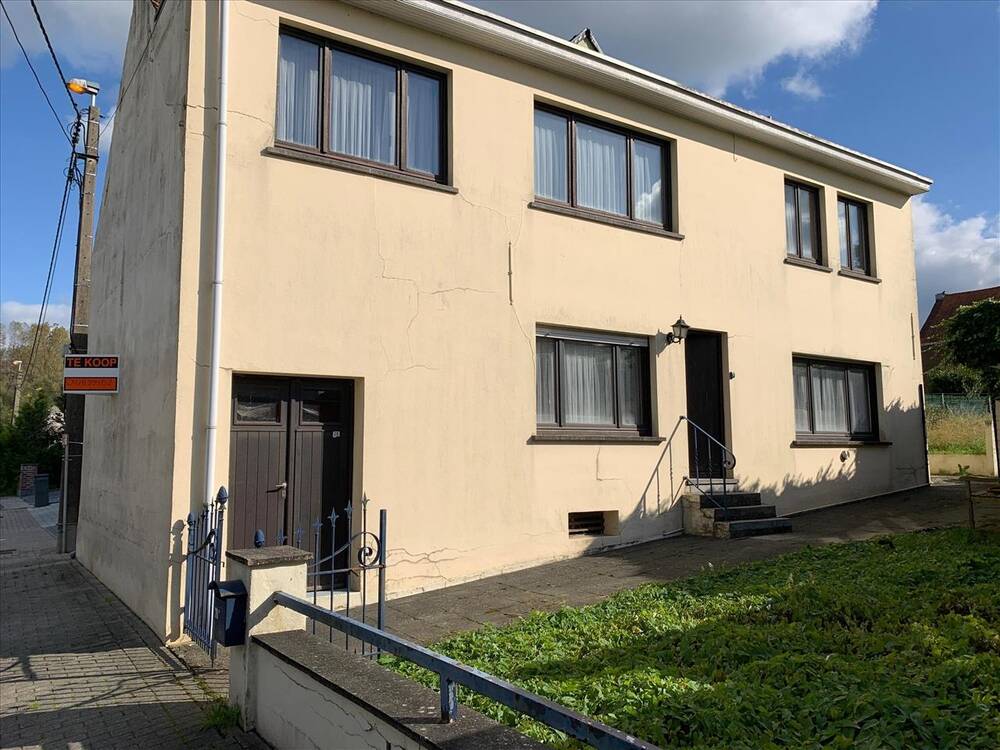 Huis te  koop in Denderhoutem 9450 200000.00€ 4 slaapkamers m² - Zoekertje 292517