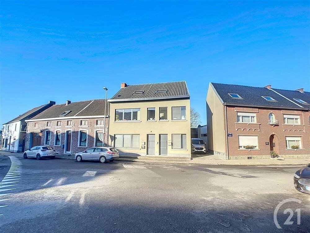 Appartement te  koop in Viane 9500 610000.00€ 4 slaapkamers m² - Zoekertje 292187