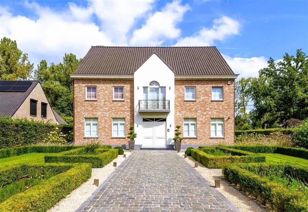 Huis te  koop in Gijzegem 9308 0.00€ 4 slaapkamers 522.00m² - Zoekertje 296244